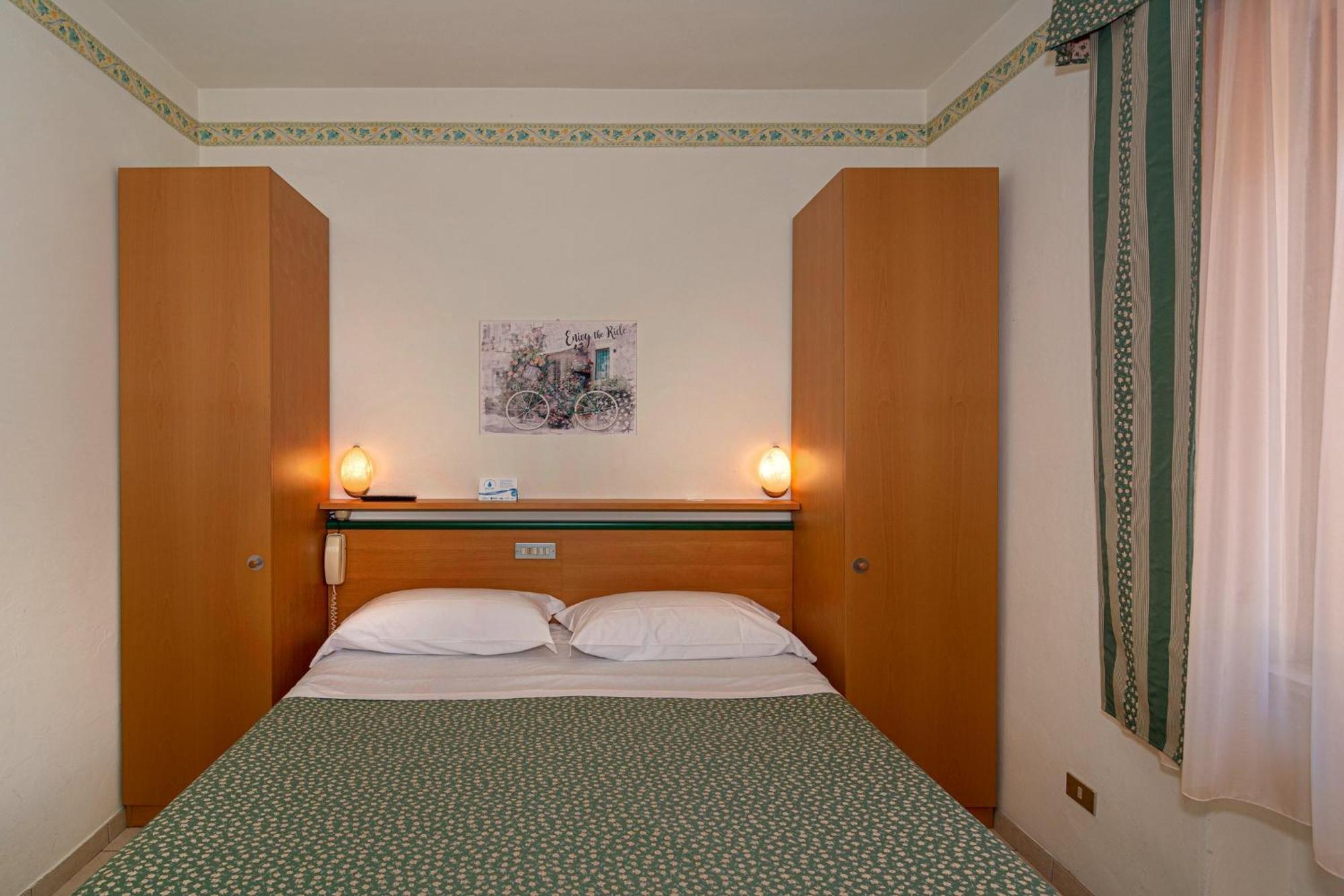 Hotel Mariani Camaiore Bagian luar foto