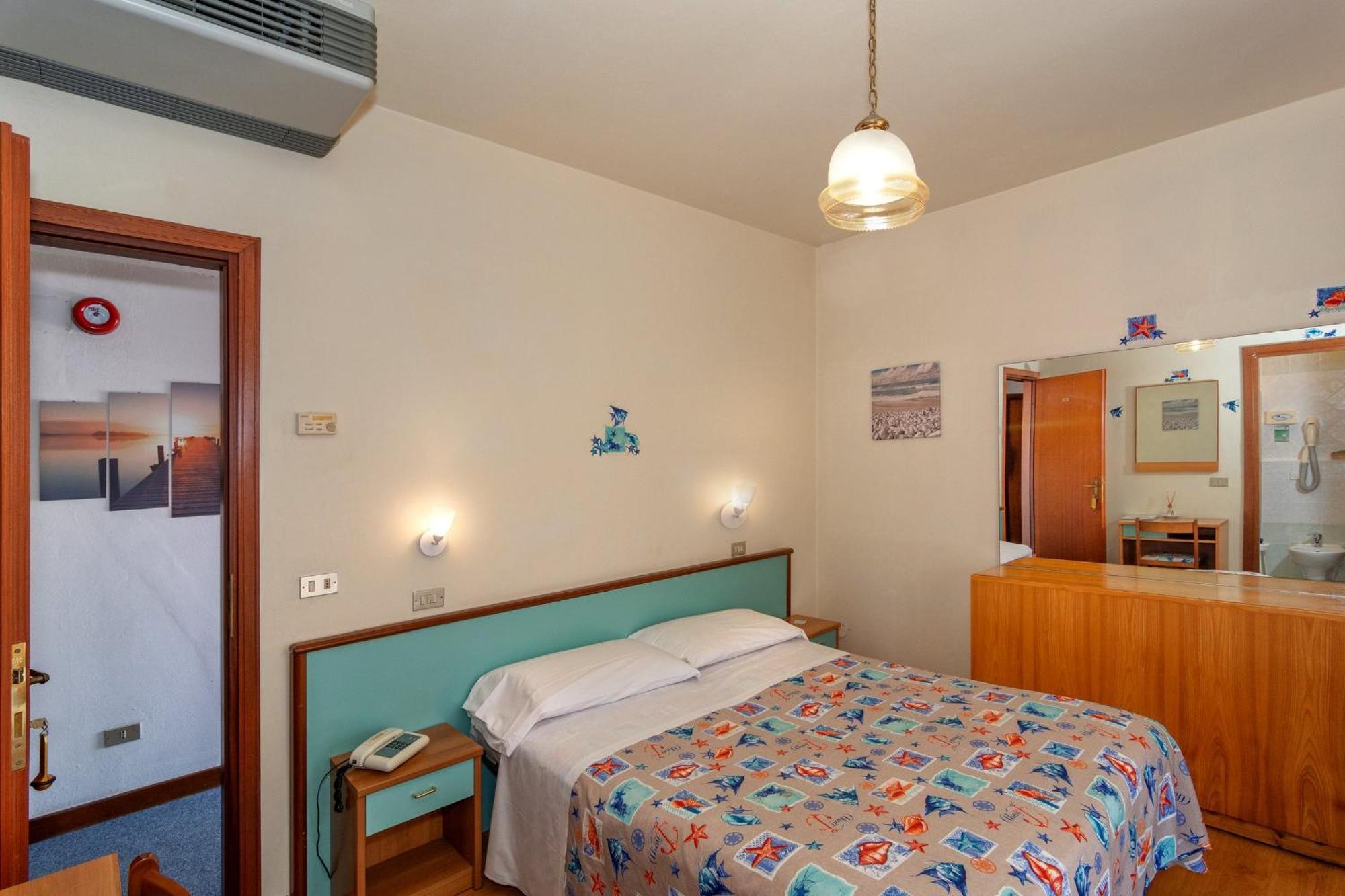 Hotel Mariani Camaiore Bagian luar foto